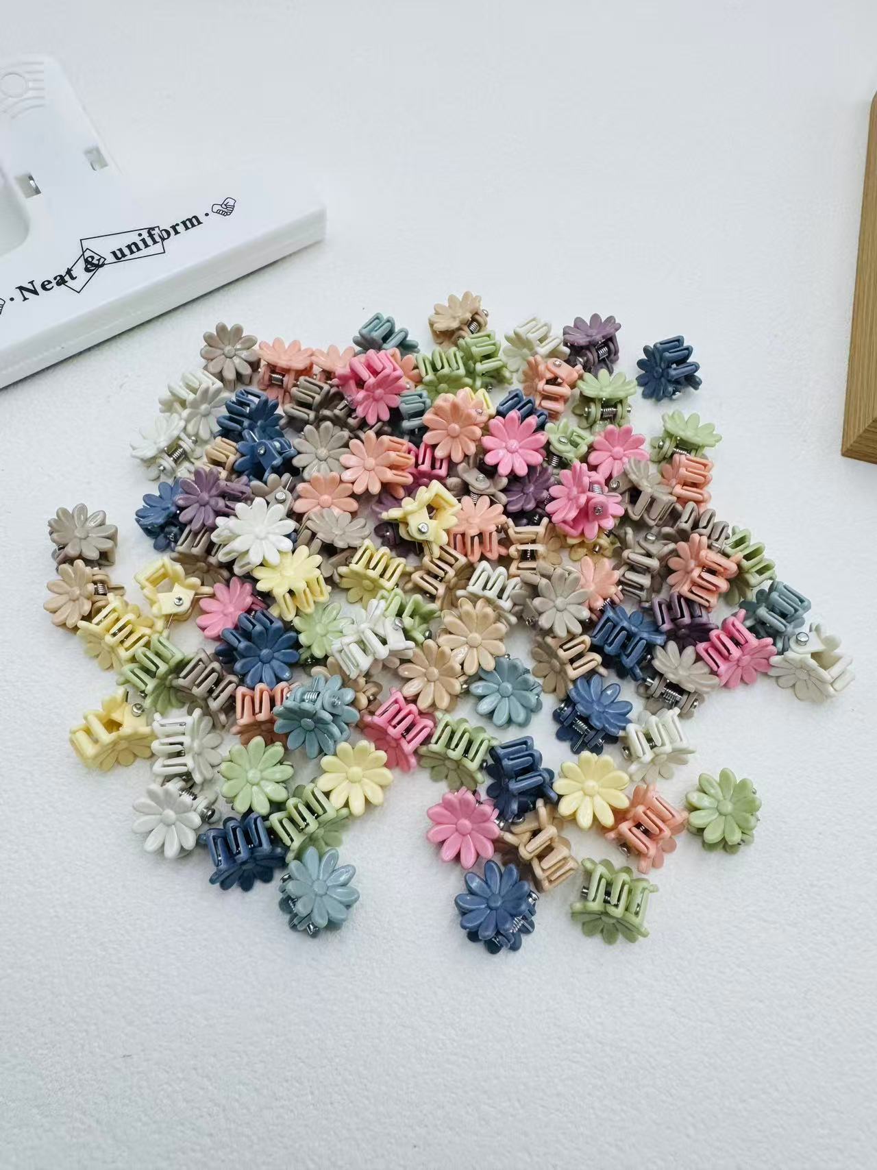 Colorful Kids Hairpin Clip Head Accessory Flyaway Hair Hair Clip Girl Bangs Braiding Mini Hair Clip Hair Accessory