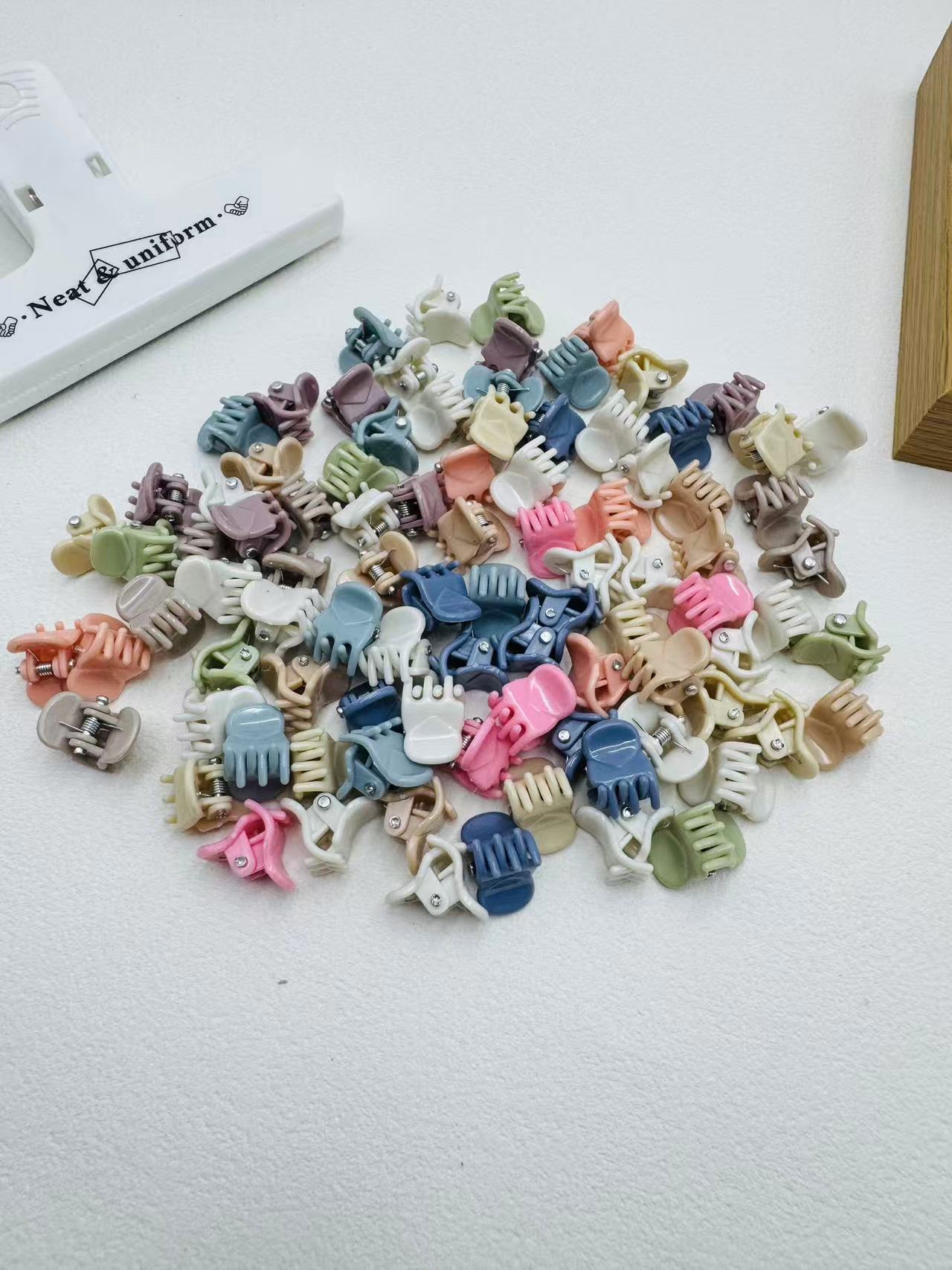 Colorful Kids Hairpin Clip Head Accessory Flyaway Hair Hair Clip Girl Bangs Braiding Mini Hair Clip Hair Accessory